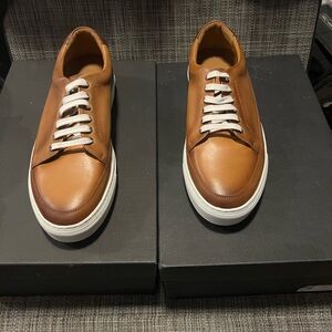 The fifth avenue sneaker in honey
